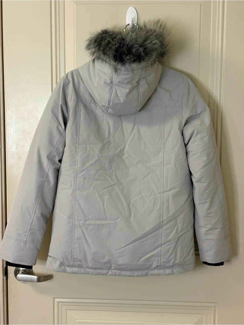 Kids Light Gray Hooded Puffer Ski/Snow Jacket w/Faux Fur Trim 14-16 LIKE NEW $99